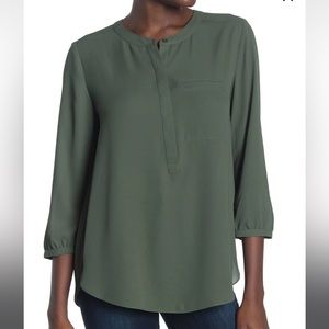 NYDJ Los Angeles 100% polyester hunter green button down pocket pleated blouse